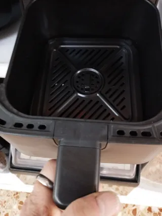 Freidora de aire NEWLIX negra