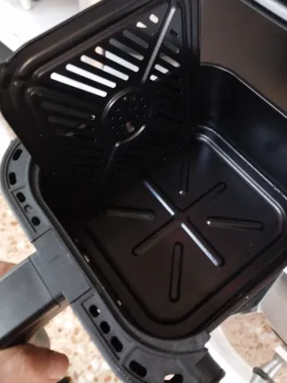 Freidora de aire NEWLIX negra