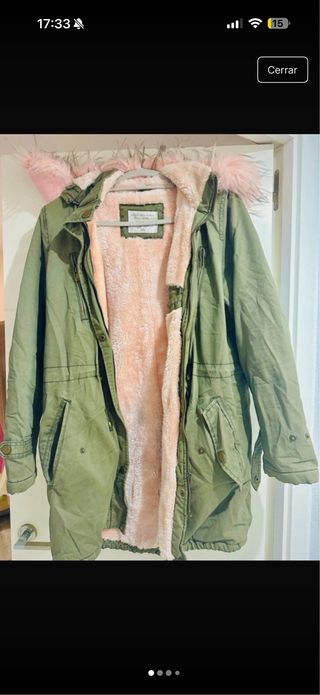 Chaqueta parka verde con forro rosa