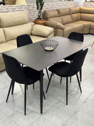 Mesa comedor con 4 sillas negras NUEVO Y BARATO
