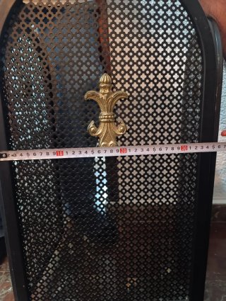 Salva chispas chimenea metal negro dorado