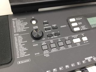 piano yamaha psr-e373