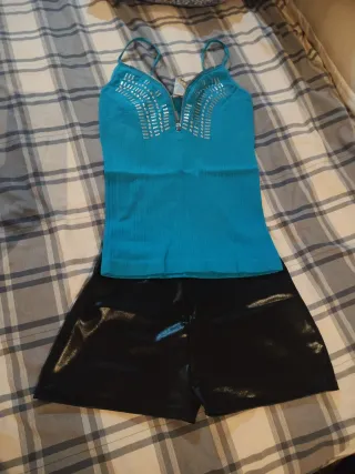 Conjunto Top y Shorts Brillantes