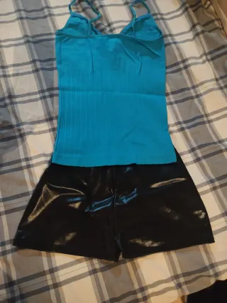 Conjunto Top y Shorts Brillantes