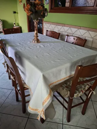 Tovaglia vintage con pizzo e fiocco