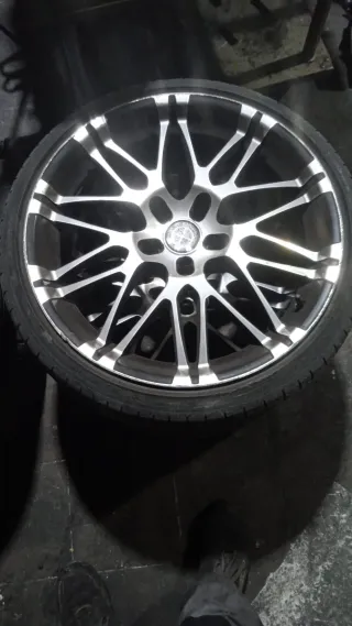 Llantas de aleación plateadas