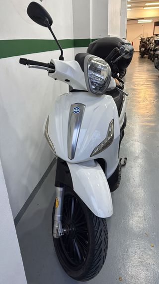 Piaggio Beverly 125ie Blanca