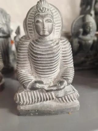 Figura de Buda de piedra