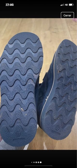 Botines de piel azul talla 37 para niño. sin uso.