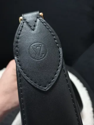 Bolso Louis Vuitton Negro Dorado