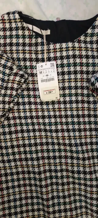 Vestido Zara de cuadros con cremallera trasera
