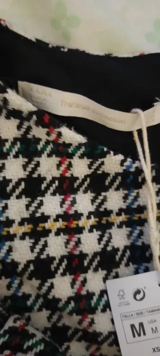 Vestido Zara de cuadros con cremallera trasera