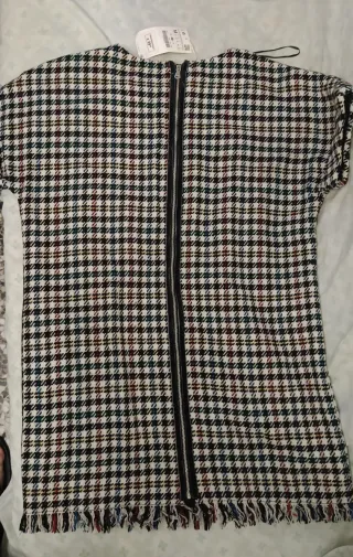 Vestido Zara de cuadros con cremallera trasera
