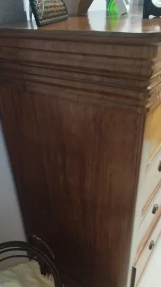 Cómoda de madera