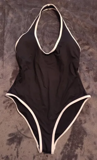 Bañador Stradivarius talla S