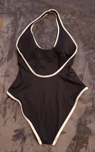 Bañador Stradivarius talla S