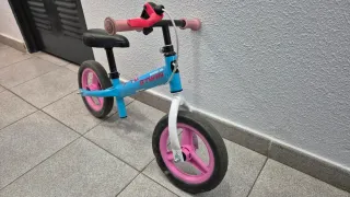 Bicicleta sin pedales B'TWIN azul y rosa