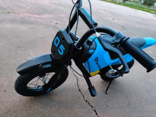 Pit bike elettrica per bambini blu