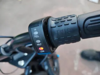 Pit bike elettrica per bambini blu