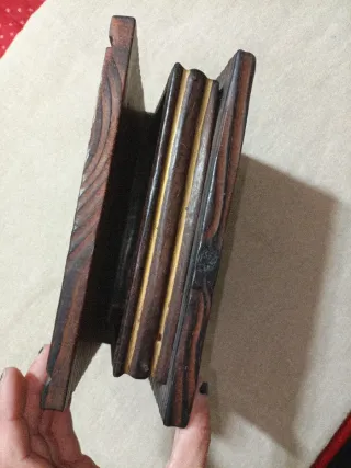 Scatola in legno decorata con mappa vintage