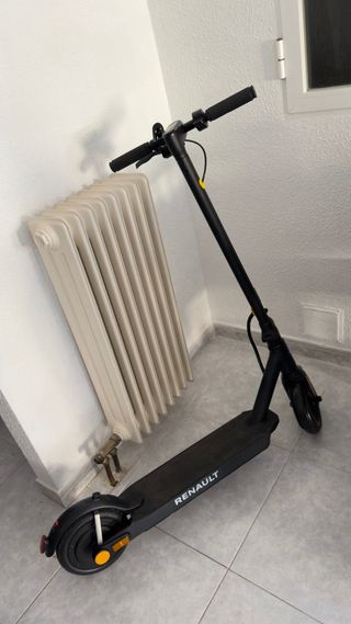 Patinete Renault poco uso