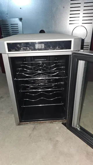 Vinoteca Eurowave 6 botellas