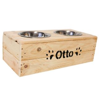 Cama y comedero madera hecho a mano