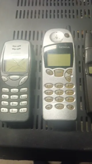 Lote 3 Teléfonos Móviles Nokia y Ericsson