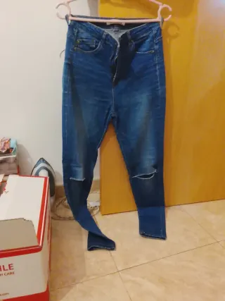 Tejanos azules rotos