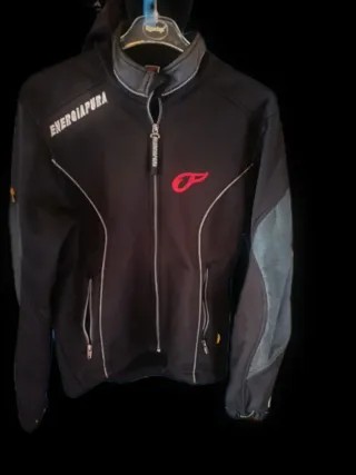 Chaqueta Energia Pura Negra y Roja