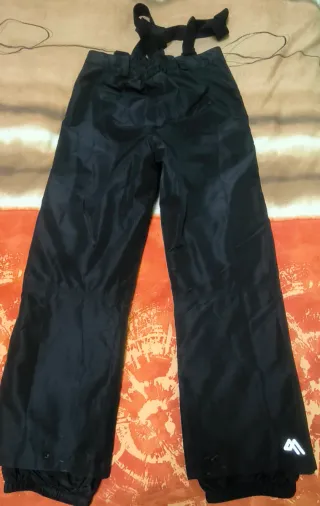 Conjunto chamarra y pantalón nieve. Negociable