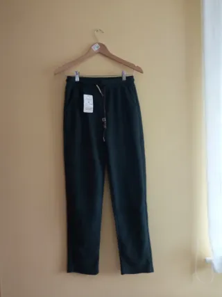 Pantalón verde cómodo