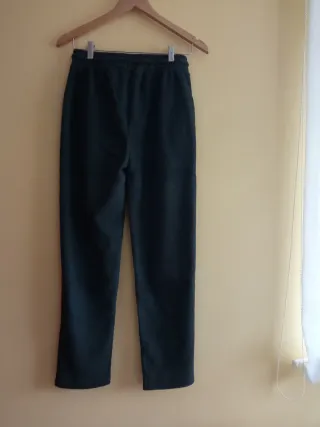 Pantalón verde cómodo