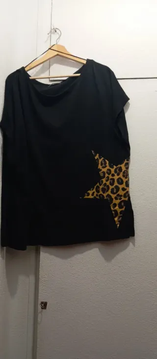 Camiseta Bpc Mujer Negra con Estrella Animal Print