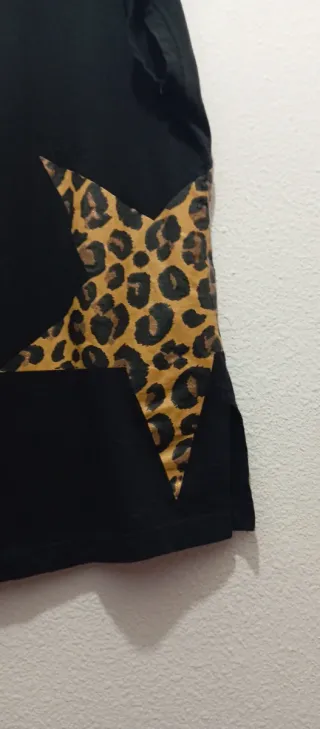 Camiseta Bpc Mujer Negra con Estrella Animal Print