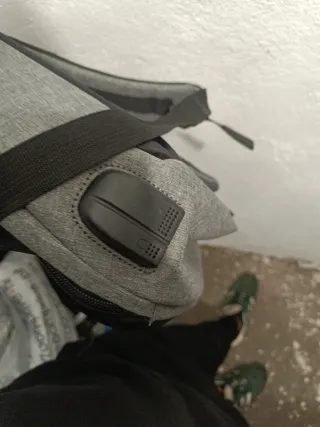 Mochila Antirrobo Negra y Gris