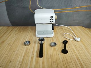 Cafetera Bergner 850W