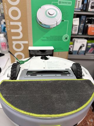 Robot Aspirador y Friegasuelos Roomba 105 Combo