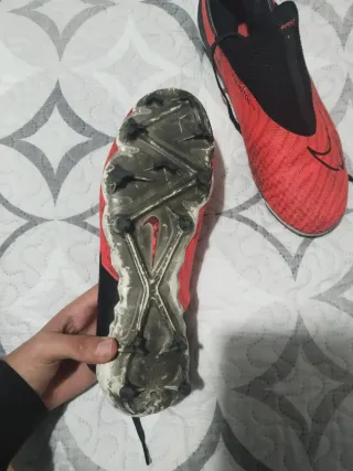 Botas Nike Phantom gama media