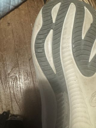 Zapatillas Asics Nimbus 27 Reestreno