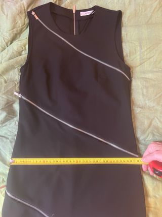 Vestido negro Mango