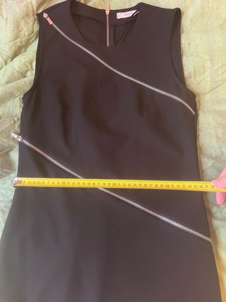 Vestido negro Mango