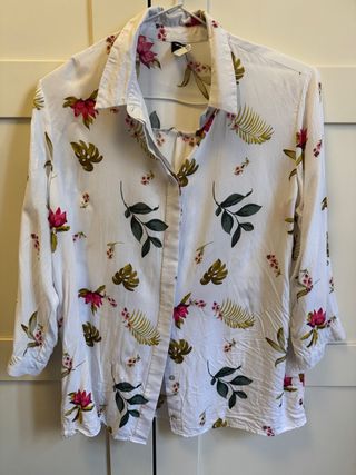 Camisa Estampada Flores y Hojas