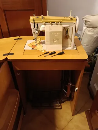 Macchina da cucire Singer vintage