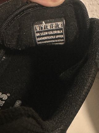 Zapatillas Skechers Negras y Doradas