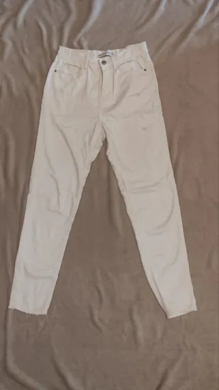 Pantalón Stradivarius talla 36