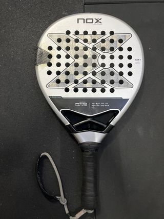 Pala de pádel NOX AT10 reparada