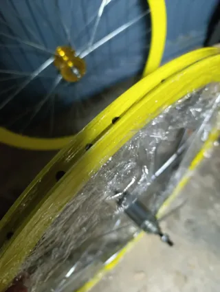 Llanta trasera contrapedal fixie 40mm amarilla