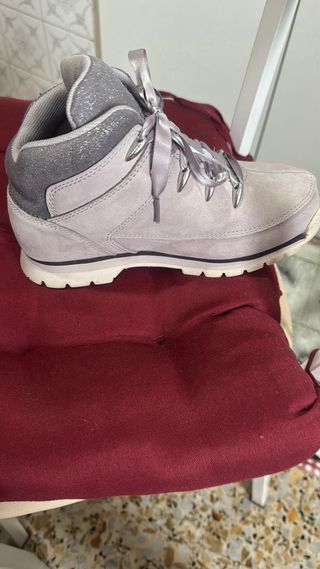 Botas Timberland Gris y moradas