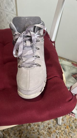 Botas Timberland Gris y moradas